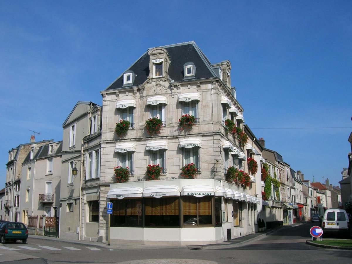 Hotel Restaurant Des Remparts Chaumont  Exterior photo